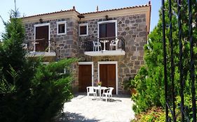 Maria & Kiki Studios